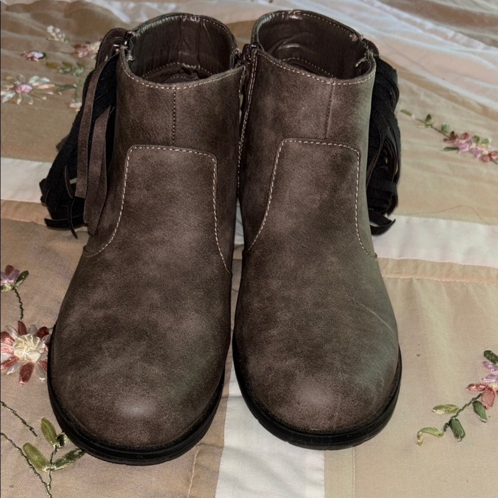 Stylish Brown Ankle Boots BERY GOOD CONDITION